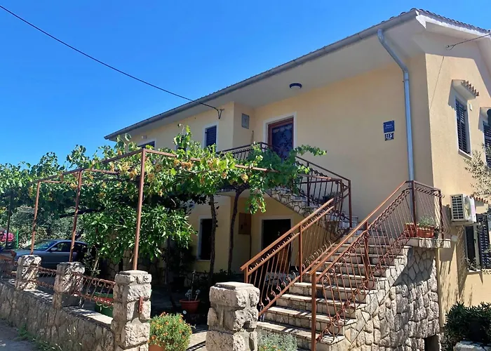 Santic By Interhome * Čižići