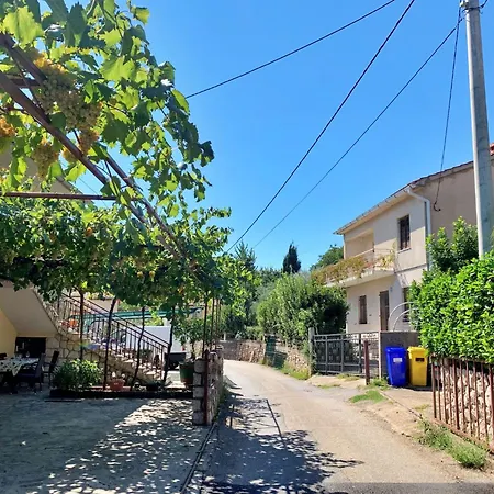 Santic By Interhome * Čižići