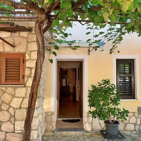 Lägenhet Santic By Interhome