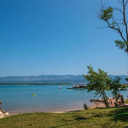 Santic By Interhome * Čižići